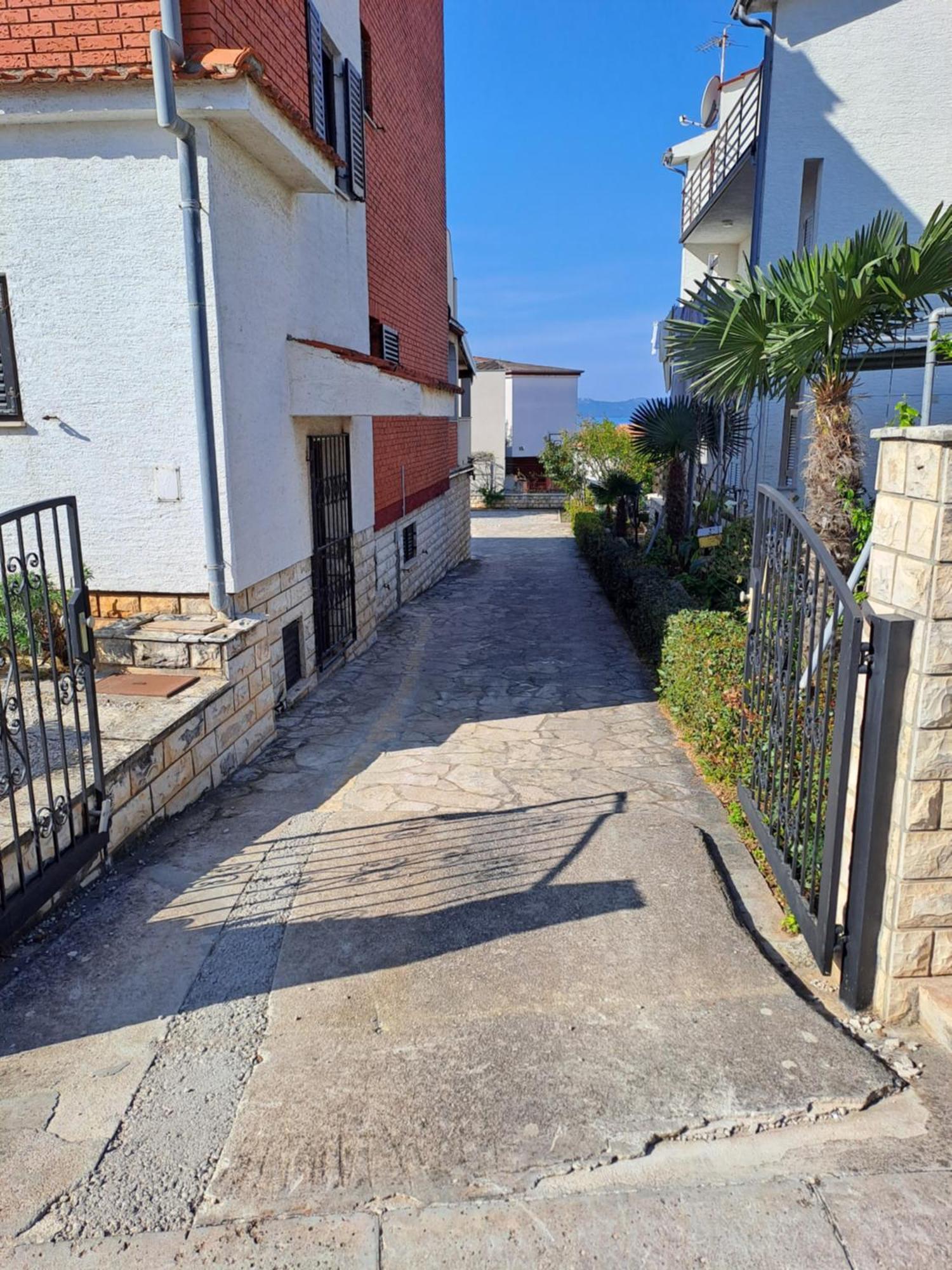 Romansa Guest House زادار المظهر الخارجي الصورة