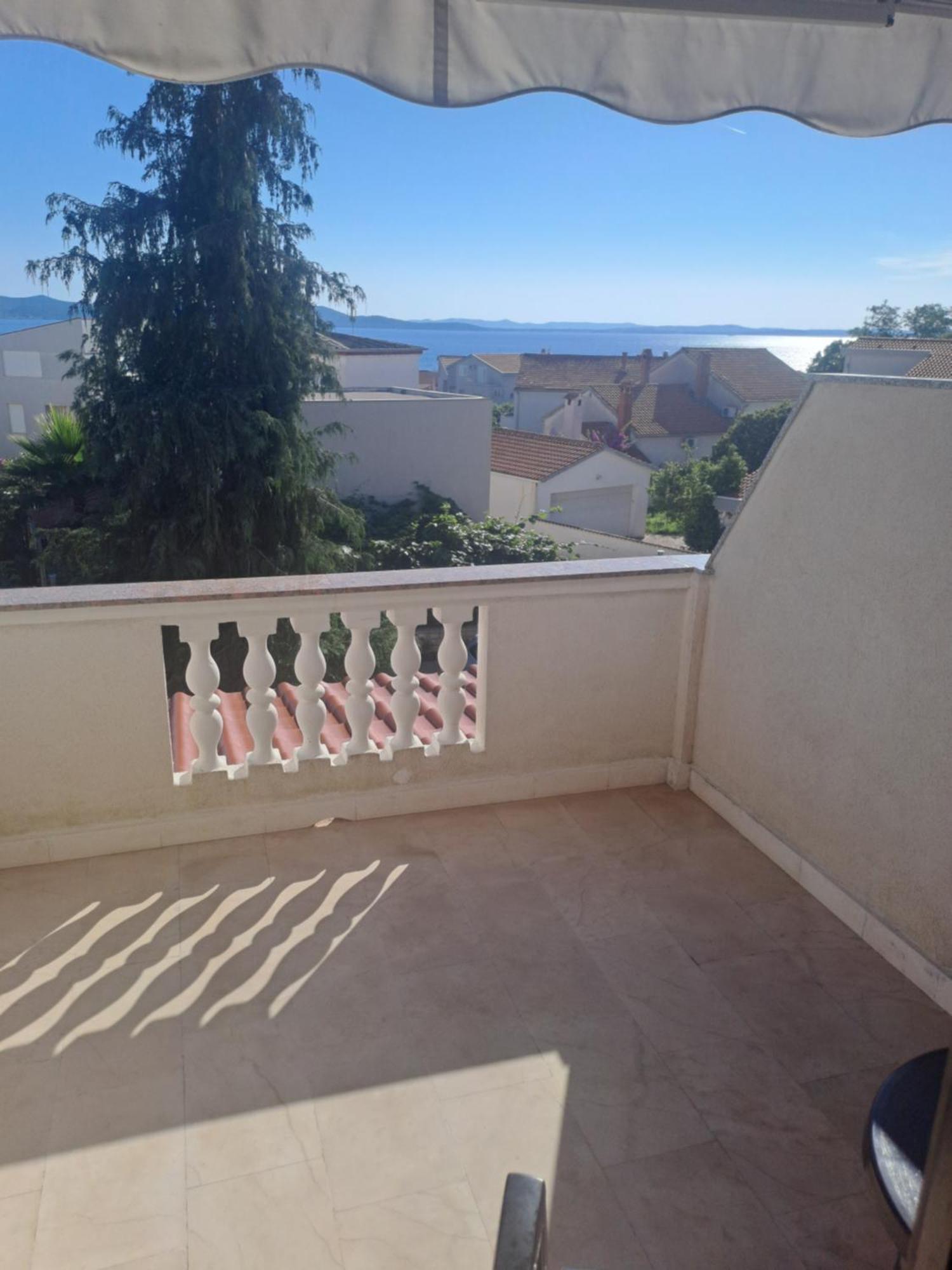 Romansa Guest House زادار المظهر الخارجي الصورة