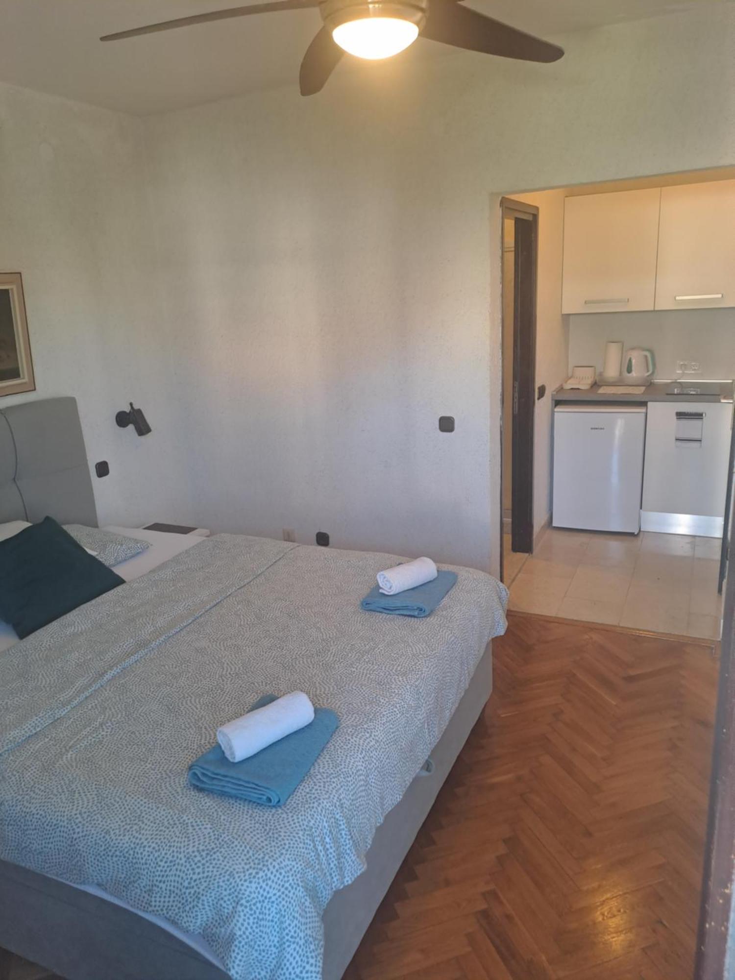 Romansa Guest House زادار المظهر الخارجي الصورة